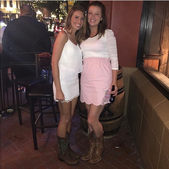 Cream lace dress! Only wore a handful of times - Picture 6 of 6